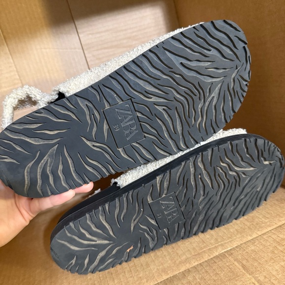 Zara Cream Fuzzy Sandals - Picture 5 of 5